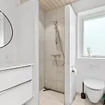 6 Bedroom In * Glesborg
