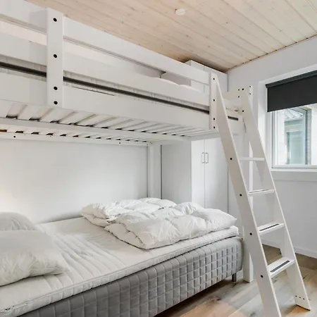 بيت للعطل 6 Bedroom In *