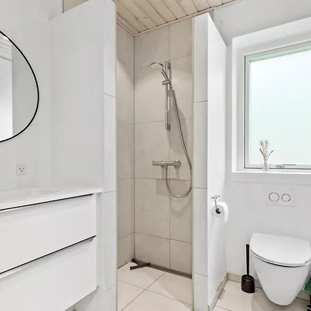 6 Bedroom In * Glesborg