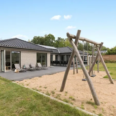 6 Bedroom In Hébergement de vacances Glesborg